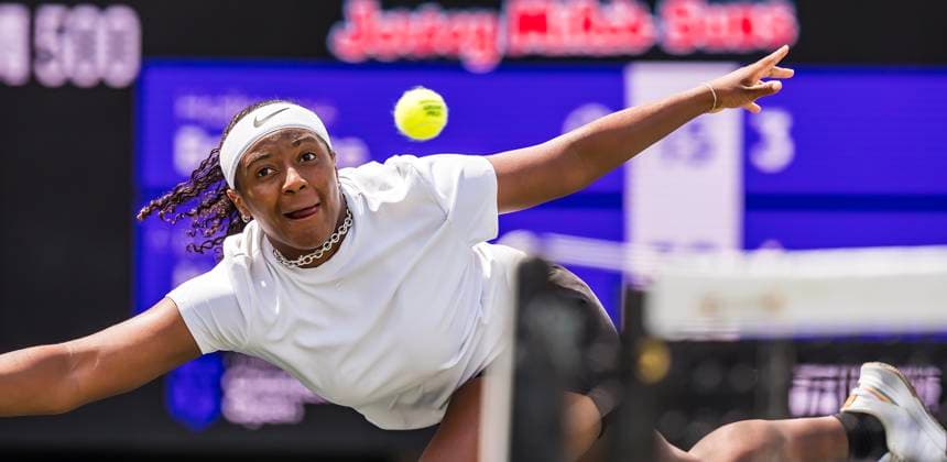 April 2, 2025, Daniel Island, Sc, USA: HAILEY BAPTISTE (USA) returns a volley to Emma Navarro (4) (USA) during their match at the Credit One Stadium in Daniel Island, SC. Navarro defeats Baptiste 4-6, 3-6 and moves on to the 3rd round. Daniel Island USA - ZUMAa161 20250402_aaa_a161_144 Copyright: xWalterxG.xArcexSr.x