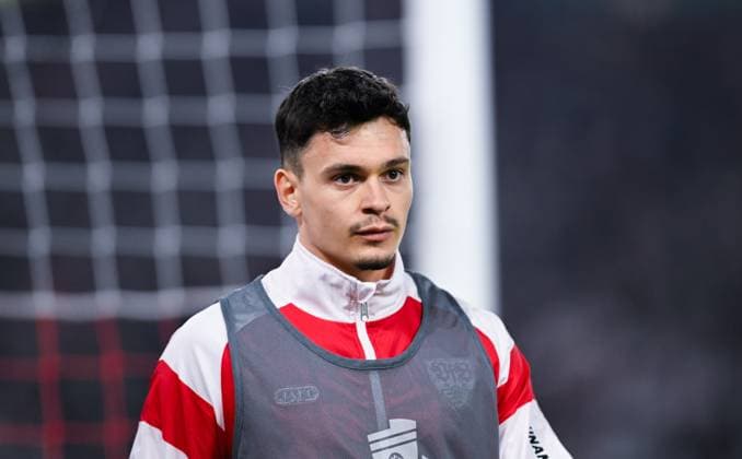 Fabian Rieder VfB Stuttgart looks thoughtful while warming up during the DFB Pokal Semifinals match between VfB Stuttgart and RB Leipzig at MHP Arena on April 02, 2025 in Stuttgart, Germany Photo by Silas Schüller DeFodi Images Fabian Rieder VfB Stuttgart looks thoughtful while warming up during the DFB Pokal Semifinals match between VfB Stuttgart and RB Leipzig at MHP Arena on April 2, 2025 in Stuttgart, Germany Photo by Silas Schüller DeFodi Images DFB DFL REGULATIONS PROHIBIT ANY USE OF PHOTOGRAPHS AS IMAGE SEQUENCES AND OR QUASI VIDEO Photo by Silas Schueller DeFodi Images