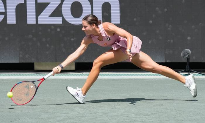 TENNIS 2025: Credit One Charleston Open APRIL 03 April 3, 2025: Emma Navarro (USA) defeated Ashlyn Krueger 4-6, 6-4, 6-2 at the Credit One Charleston Open being played at Credit One Staduim in Charleston, South Carolina USA ÂLeslie Billman Tennisclix (Credit Image: Leslie Billman Cal Media) Charleston South Carolina USA EDITORIAL USE ONLY Copyright: xx ZUMA-20250403_zma_c04_024.jpg LesliexBillmanx csmphotothree372395