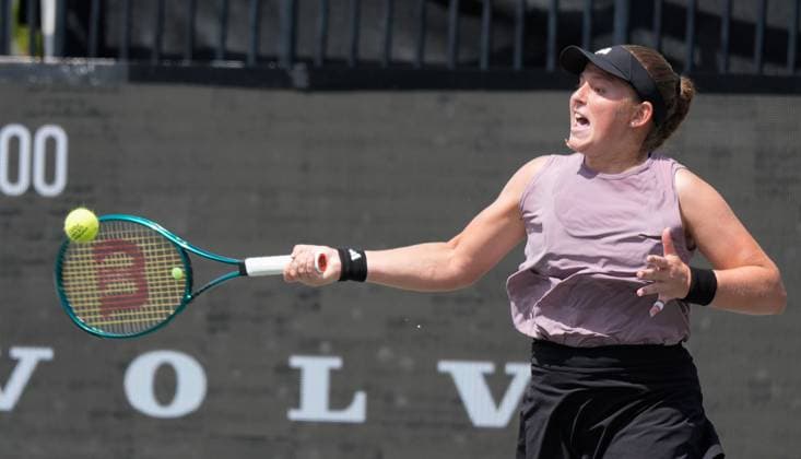TENNIS 2025: Credit One Charleston Open APRIL 03 April 3, 2025: Jelena Ostapenko (LAT) loses to Danielle Collins (USA) 7-5, 6-3, at the Credit One Charleston Open being played at Credit One Staduim in Charleston, South Carolina, {USA} ÂLeslie Billman Tennisclix (Credit Image: Leslie Billman Cal Media) Charleston South Carolina USA EDITORIAL USE ONLY Copyright: xx ZUMA-20250403_zma_c04_060.jpg LesliexBillmanx csmphotothree372428