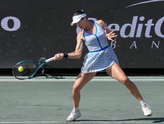TENNIS 2025: Credit One Charleston Open APRIL 03 April 3, 2025: Ajla Tomaljanovic (AUS) loses to Jessica Pegula (USA) 6-3, 6-2, at the Credit One Charleston Open being played at Credit One Staduim in Charleston, South Carolina, {USA} Ã‚ÂLeslie Billman Tennisclix (Credit Image: Â Leslie Billman Cal Media) Charleston South Carolina USA EDITORIAL USE ONLY Copyright: xx ZUMA-20250403_zma_c04_074.jpg LesliexBillmanx csmphotothree372451