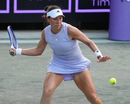 TENNIS 2025: Credit One Charleston Open APRIL 03 April 3, 2025: Jessica Pegula (USA) defeated Ajla Tomaljanovic (AUS) 6-3, 6-2 at the Credit One Charleston Open being played at Credit One Staduim in Charleston, South Carolina USA Ã‚ÂLeslie Billman Tennisclix (Credit Image: Â Leslie Billman Cal Media) Charleston South Carolina USA EDITORIAL USE ONLY Copyright: xx ZUMA-20250403_zma_c04_071.jpg LesliexBillmanx csmphotothree372454