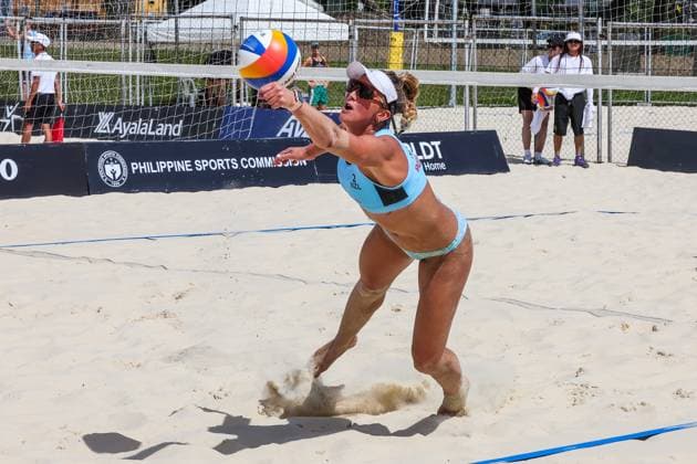 (250404) -- LAGUNA PROVINCE, April 4, 2025 -- Olivia MacDonald of New Zealand competes during the women s round of 16 match between Shaunna Polley Olivia MacDonald of New Zealand and Tanarattha Udomchavee Rumpaipruet Numwong of Thailand in the AVC Beach volleyball, Beachvolleyball Tour 2nd Nuvali Open in Laguna Province, the Philippines, April 4, 2025. ) (SP)PHILIPPINES-LAGUNA PROVINCE-BEACH VOLLEYBALL-TOUR-WOMEN RouellexUmali 