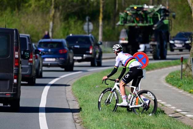 Ronde van Vlaanderen 2025 Training Session OUDENAARDE, BELGIUM - April 4 : Pogacar Tadej (SLO) of UAE Team Emirates - XRG pictured during a training session prior to the 109th edition of the Ronde van Vlaanderen, an UCI World Tour cycling race for Men Elite with start in Bruges and finish in Oudenaarde after 268,9 km on April 4, 2025 in Oudenaarde, Belgium, 04 04 2025 ( Motordrier Kenny Verfaillie - Oudenaarde Belgium  Copyright: xNicoxVereeckenx