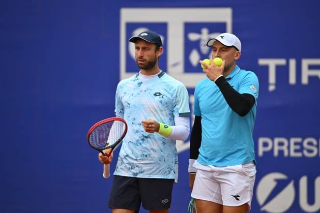 Tiriac Open, Jakob Schnaitter, Mark Wallner, Sander Gille, Jan Zielinski Sander Gille of Belgium and Jan Zielinski of Poland in action against Jakob Schnaitter and Mark Wallner of Germany during the Tiriac Open double match in Bucharest, Romania April 04, 2025. Alex Nicodim Imago Images Copyright: xAlexxNicodimx