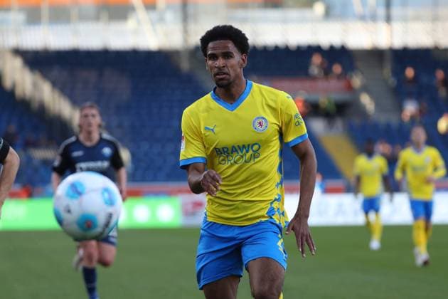 Braunschweig vs Paderborn, 2 BL Braunschweig, 04 04 2025, FOOTBALL Eintracht Braunschweig vs SC Paderborn 07, 2 BL, Season 2024 25 Sanoussy Ba Eintracht Braunschweig Braunschweig
