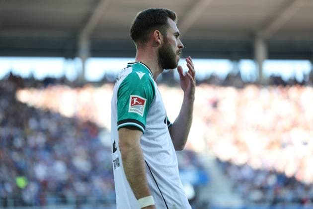 04 04 2025, xrekx, Soccer 2 Bundesliga, Karlsruher SC Hannover 96 v l Boris Tomiak Hannover 96 DFL DFB REGULATIONS PROHIBIT ANY USE OF PHOTOGRAPHS as IMAGE SEQUENCES and or QUASI VIDEO Karlsruhe