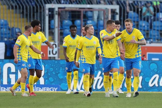 Braunschweig vs Paderborn, 2 BL Braunschweig, 04 04 2025, FOOTBALL Eintracht Braunschweig vs SC Paderborn 07, 2 BL, Season 2024 25 Richmond Tachie Eintracht Braunschweig celebrates with teammates after his goal to make it 1 1 Braunschweig