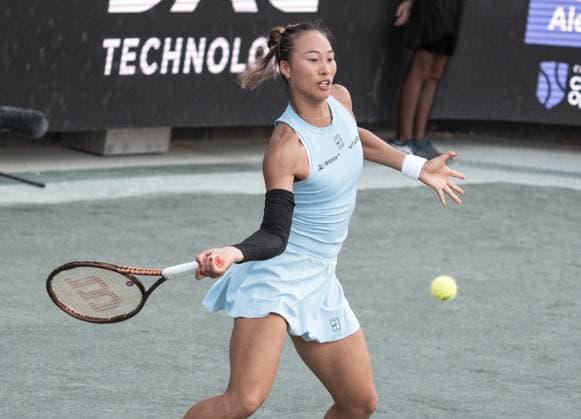 TENNIS 2025: Credit One Charleston Open APRIL 04 April 4, 2025: Qinwen Zheng (CHN) loses to Ekaterina Alexandrova (RUS) 6-1, 6-4, at the Credit One Charleston Open being played at Credit One Staduim in Charleston, South Carolina, {USA} Ã‚ÂLeslie Billman Tennisclix (Credit Image: Â Leslie Billman Cal Media) Charleston South Carolina USA EDITORIAL USE ONLY Copyright: xx ZUMA-20250404_zma_c04_026.jpg LesliexBillmanx csmphotothree372608