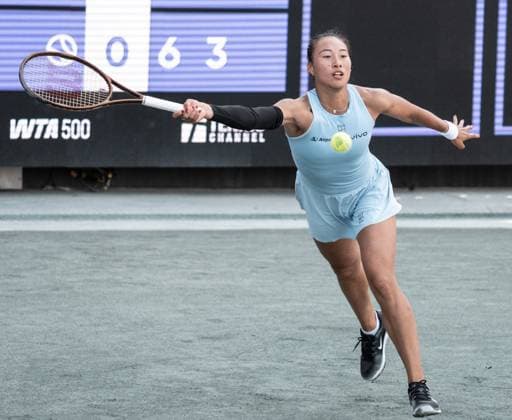 TENNIS 2025: Credit One Charleston Open APRIL 04 April 4, 2025: Qinwen Zheng (CHN) loses to Ekaterina Alexandrova (RUS) 6-1, 6-4, at the Credit One Charleston Open being played at Credit One Staduim in Charleston, South Carolina, {USA} Ã‚ÂLeslie Billman Tennisclix (Credit Image: Â Leslie Billman Cal Media) Charleston South Carolina USA EDITORIAL USE ONLY Copyright: xx ZUMA-20250404_zma_c04_034.jpg LesliexBillmanx csmphotothree372616