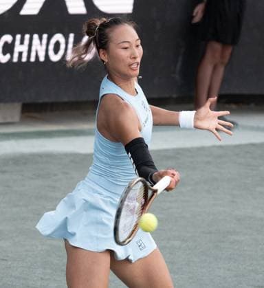 TENNIS 2025: Credit One Charleston Open APRIL 04 April 4, 2025: Qinwen Zheng (CHN) loses to Ekaterina Alexandrova (RUS) 6-1, 6-4, at the Credit One Charleston Open being played at Credit One Staduim in Charleston, South Carolina, {USA} Ã‚ÂLeslie Billman Tennisclix (Credit Image: Â Leslie Billman Cal Media) Charleston South Carolina USA EDITORIAL USE ONLY Copyright: xx ZUMA-20250404_zma_c04_033.jpg LesliexBillmanx csmphotothree372617