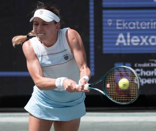 TENNIS 2025: Credit One Charleston Open APRIL 04 April 4, 2025: Ekaterina Alexandrova (RUS) defeated Qinwen Zheng (CHN) 6-1, 6-4 at the Credit One Charleston Open being played at Credit One Staduim in Charleston, South Carolina USA Ã‚ÂLeslie Billman Tennisclix (Credit Image: Â Leslie Billman Cal Media) Charleston South Carolina USA EDITORIAL USE ONLY Copyright: xx ZUMA-20250404_zma_c04_028.jpg LesliexBillmanx csmphotothree372622