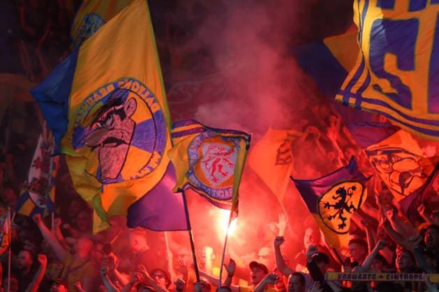 Braunschweig vs Paderborn, 2 BL Braunschweig, 04 04 2025, FOOTBALL Eintracht Braunschweig vs SC Paderborn 07, 2 BL, Season 2024 25 Eintracht fans light Bengalos Braunschweig