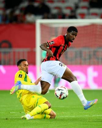 OGC Nice v FC Nantes - Ligue 1 McDonald s Kelvin Amian of FC Nantes and Mohamed-Ali Cho of OGC Nice challenge during the Ligue 1 match between OGC Nice and FC Nantes at Allianz Riviera Stadium on April 4, 2025 in Nice, France. Nice Allianz Riviera South-Eastern France France Copyright: xNealxSimpson Sportsphoto APLx