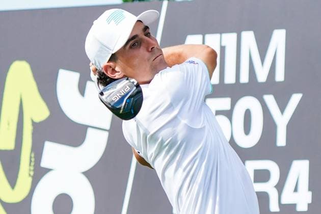 April 4, 2025, Doral, Florida, USA: Joaquin Niemann of Torque GC tees off the 17th hole during the first round of LIV Golf Miami at Trump National Doral. Doral USA - ZUMAw109 20250404_fap_w109_004 Copyright: xDebbyxWongx
