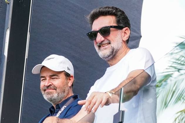 April 4, 2025, Doral, Florida, USA: Yasir Al-Rumayyan (R), governor of Saudi Arabia s Public Investment Fund, which finances the LIV Golf League, watches play on the 18th green during the first round of LIV Golf Miami at Trump National Doral. Doral USA - ZUMAw109 20250404_fap_w109_016 Copyright: xDebbyxWongx