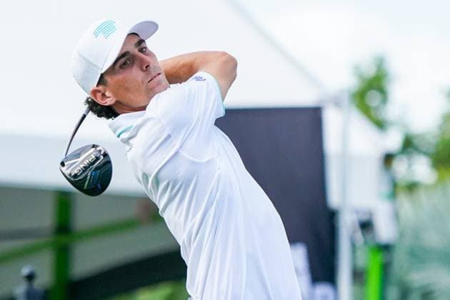 April 4, 2025, Doral, Florida, USA: Joaquin Niemann of Torque GC tees off the 18th hole during the first round of LIV Golf Miami at Trump National Doral. Doral USA - ZUMAw109 20250404_fap_w109_022 Copyright: xDebbyxWongx