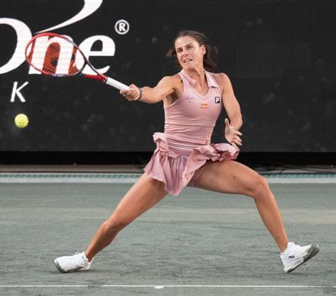 TENNIS 2025: Credit One Charleston Open APRIL 04 April 4, 2025: Emma Navarro (USA) loses to Amanda Anisimova (USA) 7-6, 7(7)-6(1), at the Credit One Charleston Open being played at Credit One Staduim in Charleston, South Carolina, {USA} Ã‚ÂLeslie Billman Tennisclix (Credit Image: Â Leslie Billman Cal Media) Charleston South Carolina USA EDITORIAL USE ONLY Copyright: xx ZUMA-20250404_zma_c04_113.jpg LesliexBillmanx csmphotothree372693