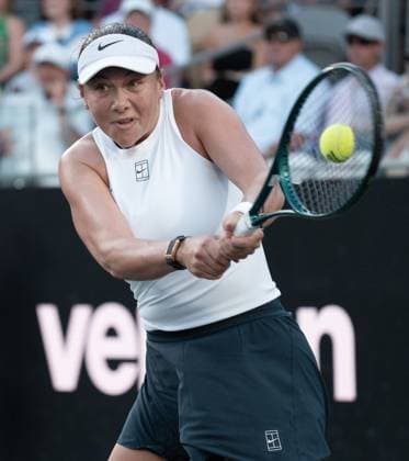 TENNIS 2025: Credit One Charleston Open APRIL 04 April 4, 2025: Amanda Anisimova (USA) defeated Emma Navarro (USA) 7-6, 7(7)-6(1) at the Credit One Charleston Open being played at Credit One Staduim in Charleston, South Carolina USA ÂLeslie Billman Tennisclix (Credit Image: Leslie Billman Cal Media) Charleston South Carolina USA EDITORIAL USE ONLY Copyright: xx ZUMA-20250404_zma_c04_127.jpg LesliexBillmanx csmphotothree372698