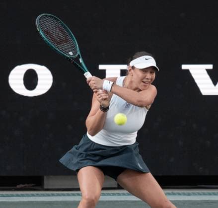 TENNIS 2025: Credit One Charleston Open APRIL 04 April 4, 2025: Amanda Anisimova (USA) defeated Emma Navarro (USA) 7-6, 7(7)-6(1) at the Credit One Charleston Open being played at Credit One Staduim in Charleston, South Carolina USA ÂLeslie Billman Tennisclix (Credit Image: Leslie Billman Cal Media) Charleston South Carolina USA EDITORIAL USE ONLY Copyright: xx ZUMA-20250404_zma_c04_116.jpg LesliexBillmanx csmphotothree372707