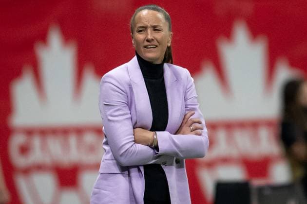 Fußball, Frauen Länderspiel, Kanada - Argentinien April 4, 2025, Vancouver, Bc, CANADA: Canada women s national team, Nationalteam soccer head coach Casey Stoney watches her team during an International Friendly, Länderspiel, Nationalmannschaft soccer match against Argentina in Vancouver, on Friday, April 4, 2025. Canada News - April 4, 2025 - ZUMAc35_ 20250404_zaf_c35_116 Copyright: xEthanxCairnsx