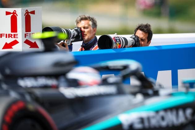 F1 - JAPANESE GRAND PRIX 2025 Photographers Vladimir Rys and Darren Heath during the Formula 1 Lenovo Japanese Grand Prix 2025, 3rd round of the 2025 FIA Formula One World Championship, WM, Weltmeisterschaft from April 4 to 6, 2025 on the Suzuka Circuit, in Suzuka, Japan - Photo Florent Gooden DPPI SuzukaJapan  Copyright: xFLORENTxGOODENx