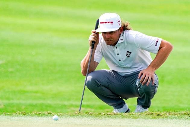 April 4, 2025, Doral, Florida, USA: Cameron Smith of Ripper GC lines up a putt on the 16th green during the first round of LIV Golf Miami at Trump National Doral. Doral USA - ZUMAw109 20250404_fap_w109_032 Copyright: xDebbyxWongx