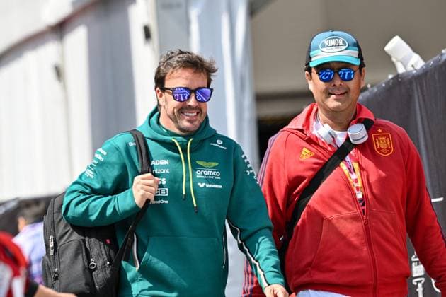 The Japanese Grand Prix In Suzuka, Third Practice Session Aston Martin driver Fernando Alonso goes to the waiting room for the third practice session for the Japanese Grand Prix on April 5. SUzuka Japan  Copyright: xYusukexHaradax originalFilename:harada-notitle250405_nppuZ.jpg