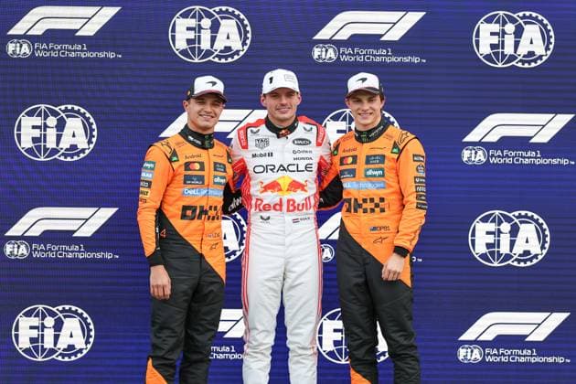 F1 Grand Prix Of Japan - Qualifying Lando Norris of Great Britain and McLaren F1 Team, Max Verstappen of the Netherlands and Oracle Red Bull Racing, and Oscar Piastri of Australia and McLaren F1 Team pose for a Top 3 Qualifying picture during qualifying ahead of the F1 Grand Prix of Japan at Suzuka Circuit in Suzuka, Japan, on April 5, 2025. Suzuka Mie Japan  Copyright: xPaddockerx originalFilename:paddocker-f1grandp250405_npwqY.jpg