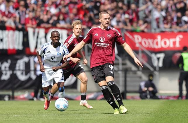 05 04 2025 Soccer Season 2024 2025 2 Soccer Bundesliga 28 Matchday 1 FC Nürnberg FCN Club Hamburger SV HSV Sportfoto Zink DaMa xdaxmax DFL regulations prohibit any use of photographs as image sequences and or quasi video only for editorial use Ondrej Karafiat 44, 1 FC Nürnberg FCN