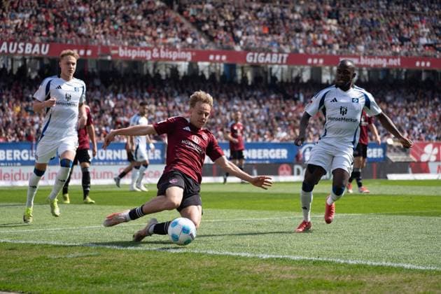 05 04 2025, xhfmx, Fußball 2 Bundesliga, 1 FC Nuernberg Hamburger SV Tim Janisch 1 FC Nürnberg clears the ball in front of the goal line DFL DFB REGULATIONS PROHIBIT ANY USE OF PHOTOGRAPHS as IMAGE SEQUENCES and or QUASI VIDEO Nuernberg