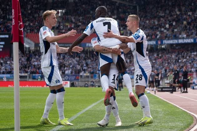 05 04 2025, xhfmx, Soccer 2 Bundesliga, 1 FC Nuernberg Hamburger SV v l Immanuel Pherai Hamburger SV , Jean Luc Dompe Hamburger SV , Miro Muheim Hamburger SV celebrating the 2 0 goal, Goal, Jubel, Celebration Adam Karabec Hamburger SV DFL DFB REGULATIONS PROHIBIT ANY USE OF PHOTOGRAPHS as IMAGE SEQUENCES and or QUASI VIDEO Nuernberg