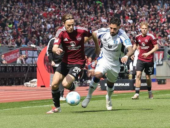 05 04 2025 Soccer Season 2024 2025 2 Soccer Bundesliga 28 Matchday 1 FC Nürnberg FCN Club Hamburger SV HSV Sportfoto Zink DaMa xdaxmax DFL regulations prohibit any use of photographs as image sequences and or quasi video only for editorial use Caspar Jander 20, 1 FC Nürnberg FCN im Angriff