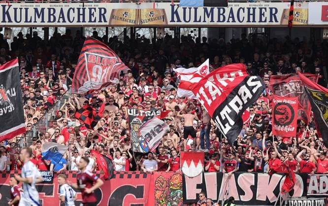 05 04 2025 Soccer Season 2024 2025 2 Soccer Bundesliga 28 Matchday 1 FC Nürnberg FCN Club Hamburger SV HSV Sportfoto Zink DaMa xdaxmax DFL regulations prohibit any use of photographs as image sequences and or quasi video only for editorial use Clubfan Clubfans FCN Fans Fans cheer on Team Team FCN