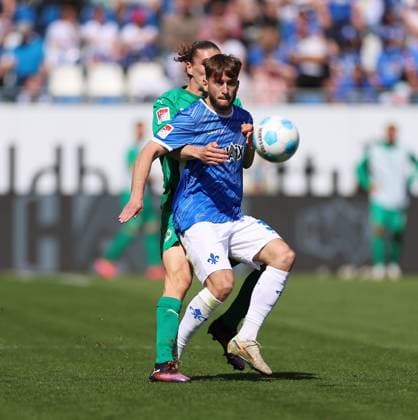 05 04 2025, xdcx, Soccer 2 Bundesliga, SV Darmstadt 98 SpVgg Greuther Fürth, emonline, emspor, despor, v l , Noah Loosli SpVgg Greuther Fürth , Killian Corredor SV Darmstadt 98 DFL DFB REGULATIONS PROHIBIT ANY USE OF PHOTOGRAPHS AS IMAGE SEQUENCES AND OR QUASI VIDEO Copyright: HMBxMedia Claus