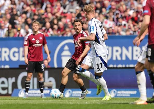 05 04 2025 Soccer Season 2024 2025 2 Soccer Bundesliga 28 Matchday 1 FC Nürnberg FCN Club Hamburger SV HSV Sportfoto Zink DaMa xdaxmax DFL regulations prohibit any use of photographs as image sequences and or quasi video only for editorial use Rafael Lubach 18, 1 FC Nürnberg FCN sucht Anspielstation