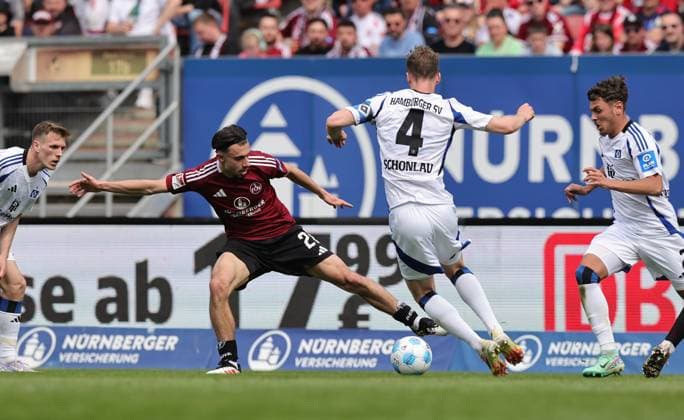 05 04 2025 Soccer Season 2024 2025 2 Soccer Bundesliga 28 Matchday 1 FC Nürnberg FCN Club Hamburger SV HSV Sportfoto Zink DaMa xdaxmax DFL regulations prohibit any use of photographs as image sequences and or quasi video only for editorial use Berkay Yilmaz 21, 1 FC Nürnberg FCN Sebastian Schonlau 4, Hamburger SV HSV