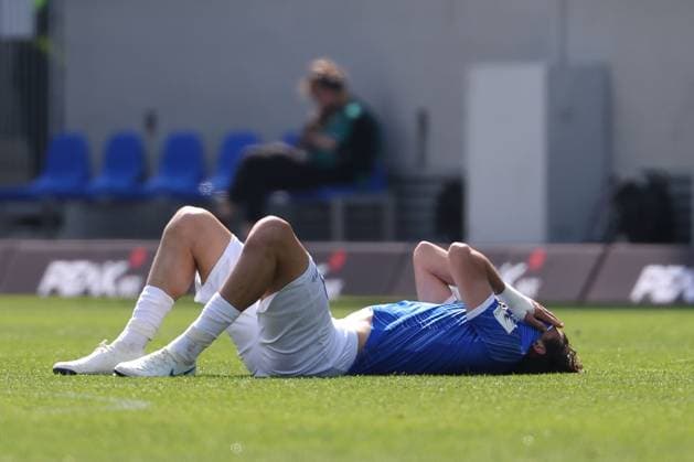 2025 04 05 xJFAx 2 Bundesliga SV Darmstadt 98 SpVgg Greuther Fürth v l , Fraser Hornby SV Darmstadt 98 is injured at the ground DFL DFB REGULATIONS PROHIBIT ANY USE OF PHOTOGRAPHS as IMAGE SEQUENCES and or QUASI VIDEO Copyright: JoaquimxFerreira
