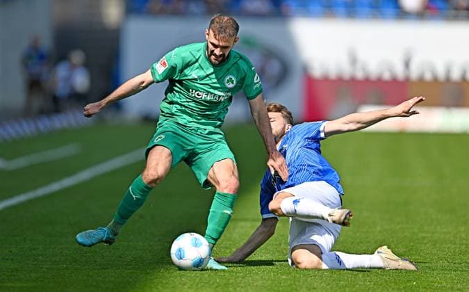 05 04 2025, xfux, Fussball 2 Bundesliga, SV Darmstadt 98 SpVgg Greuther Fuerth v l Simon Asta SpVgg Greuther Fuerth , Killian Corredor SV Darmstadt 98 DFL DFB REGULATIONS PROHIBIT ANY USE OF PHOTOGRAPHS as IMAGE SEQUENCES and or QUASI VIDEO Licensing of this image to and or by SV Darmstadt 1898 e V and subsidiaries is not permitted No release of or sale to SV Darmstadt 1898 e V Darmstadt