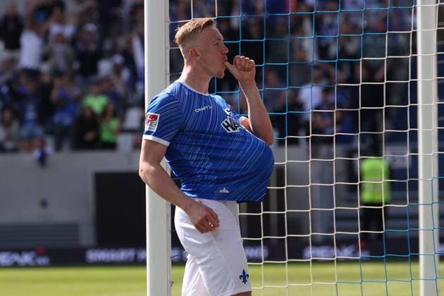 2025 04 05 xJFAx 2 Bundesliga SV Darmstadt 98 SpVgg Greuther Fürth v l , Isac Alexi Sivert Lidberg SV Darmstadt 98 Torjubel, Goal celebration, celebrate the goal DFL DFB REGULATIONS PROHIBIT ANY USE OF PHOTOGRAPHS as IMAGE SEQUENCES and or QUASI VIDEO Copyright: JoaquimxFerreira