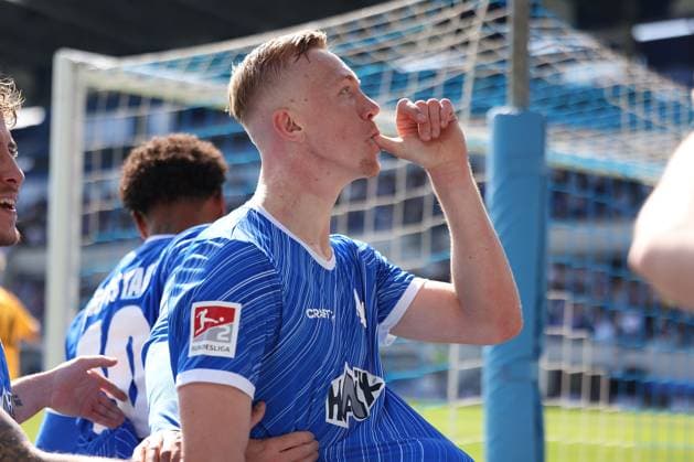 2025 04 05 xJFAx 2 Bundesliga SV Darmstadt 98 SpVgg Greuther Fürth v l , Isac Alexi Sivert Lidberg SV Darmstadt 98 Torjubel, Goal celebration, celebrate the goal DFL DFB REGULATIONS PROHIBIT ANY USE OF PHOTOGRAPHS as IMAGE SEQUENCES and or QUASI VIDEO Copyright: JoaquimxFerreira