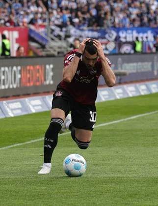 05 04 2025 Soccer Season 2024 2025 2 Soccer Bundesliga 28 Matchday 1 FC Nürnberg FCN Club Hamburger SV HSV Sportfoto Zink DaMa xdaxmax DFL regulations prohibit any use of photographs as image sequences and or quasi video only for editorial use Mahir Emreli 30, 1 FC Nürnberg FCN disappointed Disappointment