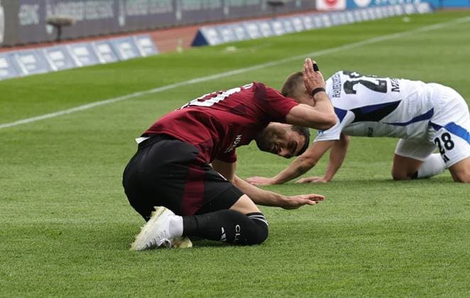 05 04 2025 Soccer Season 2024 2025 2 Soccer Bundesliga 28 Matchday 1 FC Nürnberg FCN Club Hamburger SV HSV Sportfoto Zink DaMa xdaxmax DFL regulations prohibit any use of photographs as image sequences and or quasi video only for editorial use Mahir Emreli 30, 1 FC Nürnberg FCN disappointed disappointment angry
