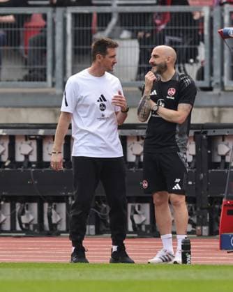 05 04 2025 Soccer Season 2024 2025 2 Soccer Bundesliga 28 Matchday 1 FC Nürnberg FCN Club Hamburger SV HSV Sportfoto Zink DaMa xdaxmax DFL regulations prohibit any use of photographs as image sequences and or quasi video only for editorial use Miroslav Miro Klose Coach 1 FC Nürnberg FCN Javier Pinola Co Coach 1 FC Nürnberg FCN consult disappointed disappointment