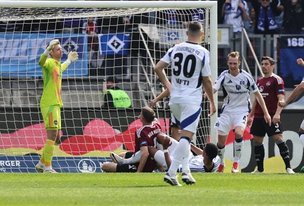 05 04 2025 Soccer Season 2024 2025 2 Soccer Bundesliga 28 Matchday 1 FC Nürnberg FCN Club Hamburger SV HSV Sportfoto Zink DaMa xdaxmax DFL regulations prohibit any use of photographs as image sequences and or quasi video only for editorial use Goal Goal Shot to 0 3 Goalscorer Stefanos Tzimas 9, 1 FC Nürnberg FCN Jan Reichert 1, 1 FC Nürnberg FCN disappointed Disappointment