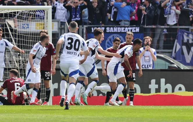 05 04 2025 Soccer Season 2024 2025 2 Soccer Bundesliga 28 Matchday 1 FC Nürnberg FCN Club Hamburger SV HSV Sportfoto Zink DaMa xdaxmax DFL regulations prohibit any use of photographs as image sequences and or quasi video only for editorial use Jubel Freude Torjubel nach Tor zum 3 0 Robert Glatzel 9, Hamburger SV HSV jubelt freut sich Torschütze Robert Glatzel 9, Hamburger SV HSV