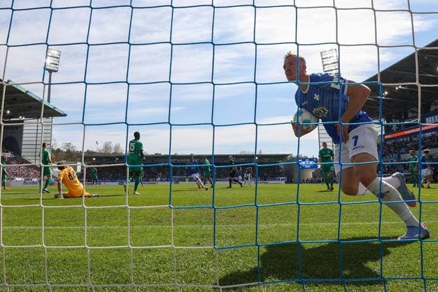 2025 04 05 xJFAx 2 Bundesliga SV Darmstadt 98 SpVgg Greuther Fürth v l ,Goalkeeper Nahuel Noll SpVgg Greuther Fürth , Isac Alexi Sivert Lidberg SV Darmstadt 98 shoots the goal to 1 0 , Goal celebration, celebrate the goal DFL DFB REGULATIONS PROHIBIT ANY USE OF PHOTOGRAPHS as IMAGE SEQUENCES and or QUASI VIDEO Copyright: JoaquimxFerreira