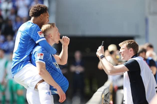 05 04 2025, xtvx, Fußball 2 Bundesliga, SV Darmstadt 98 SpVgg Greuther Fuerth v l Goal scored, Tor zum 1 0 Isac Lidberg SV Darmstadt 98 DFL DFB REGULATIONS PROHIBIT ANY USE OF PHOTOGRAPHS as IMAGE SEQUENCES and or QUASI VIDEO Darmstadt