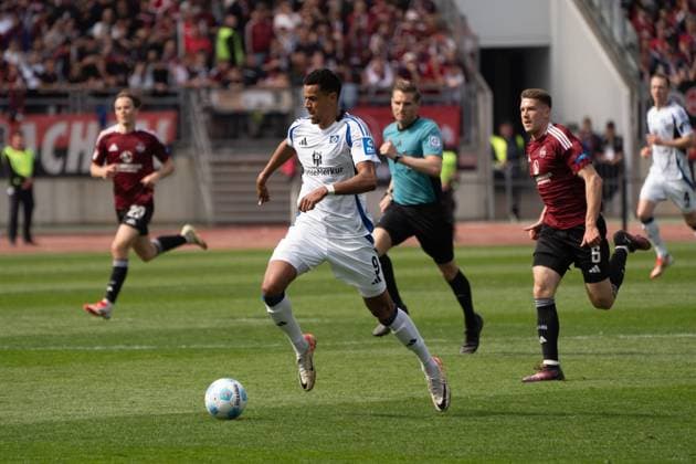05 04 2025, xhfmx, Soccer 2 Bundesliga, 1 FC Nuernberg Hamburger SV v l Robert Glatzel Hamburger SV with a solo on the goal of Jan Reichert 1 FC Nürnberg DFL DFB REGULATIONS PROHIBIT ANY USE OF PHOTOGRAPHS as IMAGE SEQUENCES and or QUASI VIDEO Nuernberg