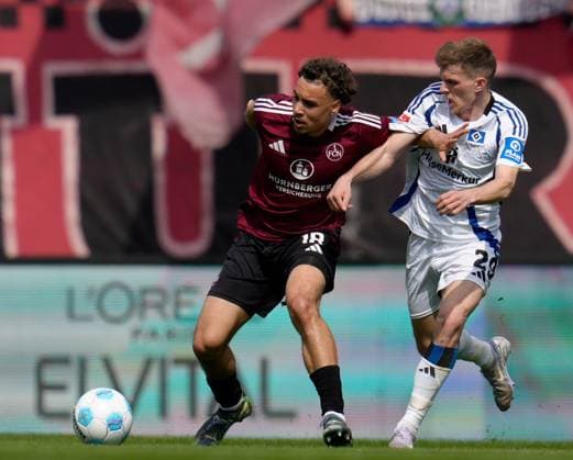 Rafael Lubach 1 FC Nuernberg, 18 vs Emir Sahiti Hamburger SV, 29 GER, 1 FC Nuernberg vs Hamburger SV, 2 Bundesliga, 28 Matchday, Season 2024 2025, 05 04 2025 DFL REGULATIONS PROHIBIT ANY USE OF PHOTOGRAPHS AS IMAGE SEQUENCES AND OR QUASI VIDEO GER, 1 FC Nuernberg vs Hamburger SV, 2 Bundesliga, 28 Matchday, Season 2024 2025, 05 04 2025 Nuernberg Copyright: xEibner-Pressefoto ScottxColemanx EP_SCN
